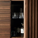 Den Dresser